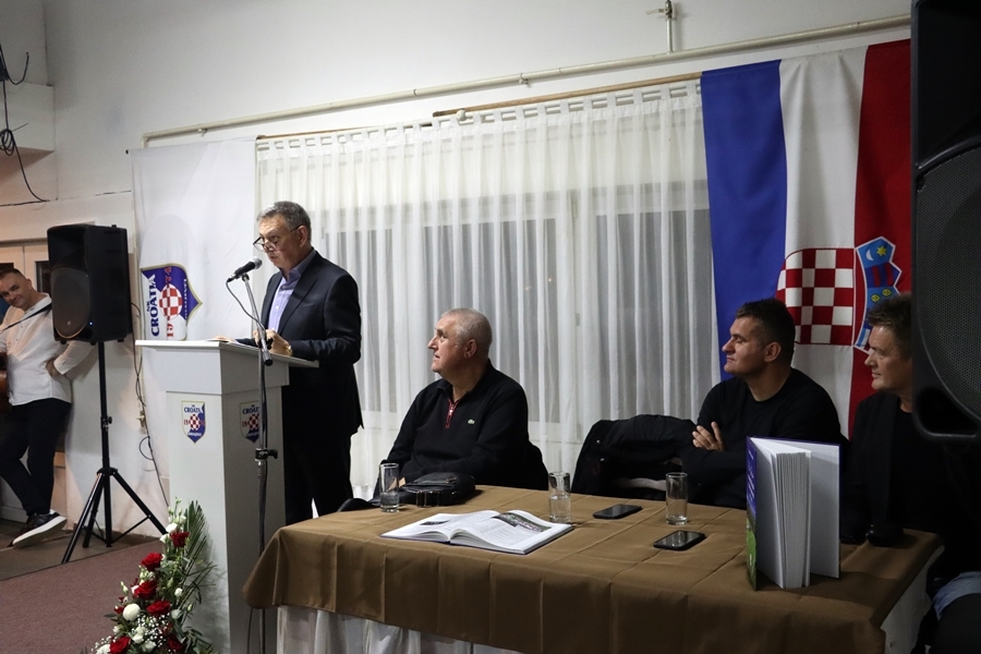 NK ’CROATIA’ MIHALJEVCI: Predstavljena knjiga “Pola stoljeća Nogometnog kluba Croatia Mihaljevci”