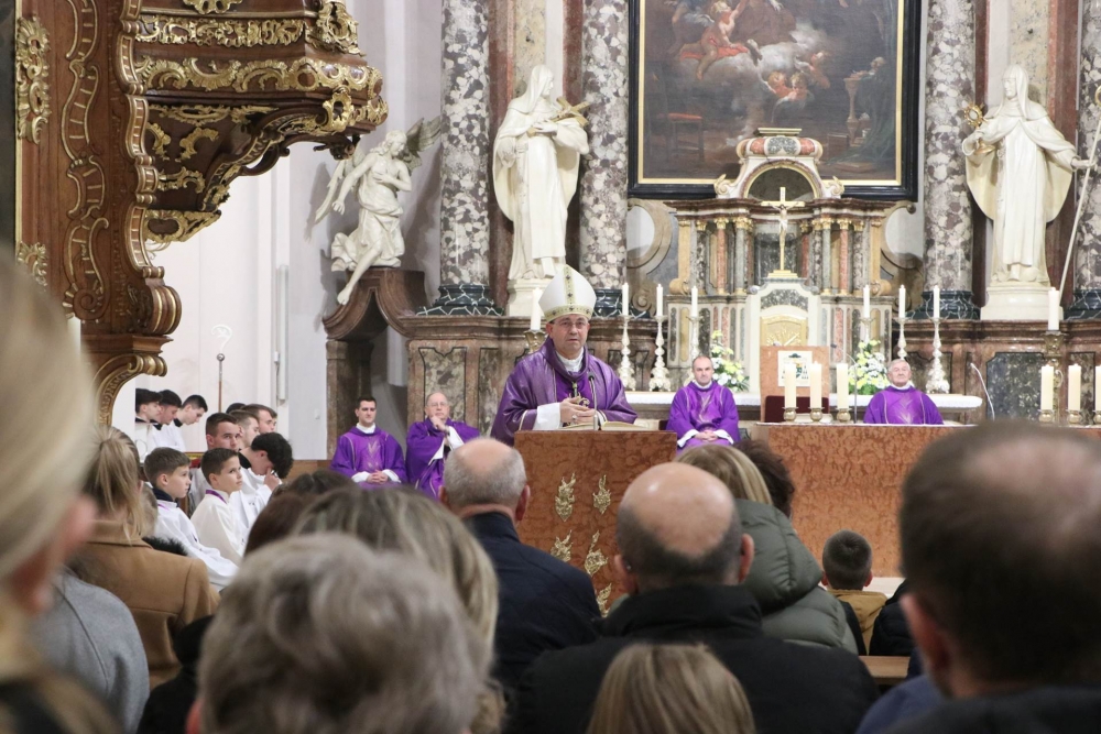 FOTO: Spomen 25. obljetnice požeškog Stolnog kaptola