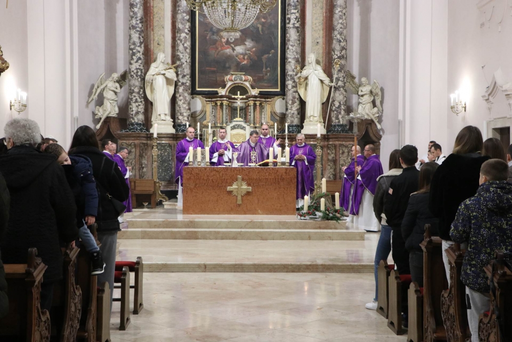 FOTO: Spomen 25. obljetnice požeškog Stolnog kaptola
