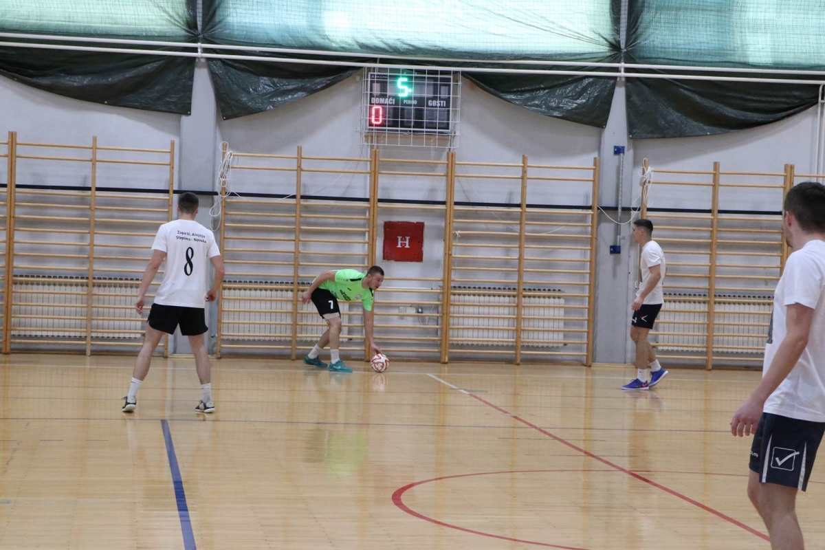 Započela je Katolička malonogometna liga: Prve utakmice odigrane u dvorani u Velikoj