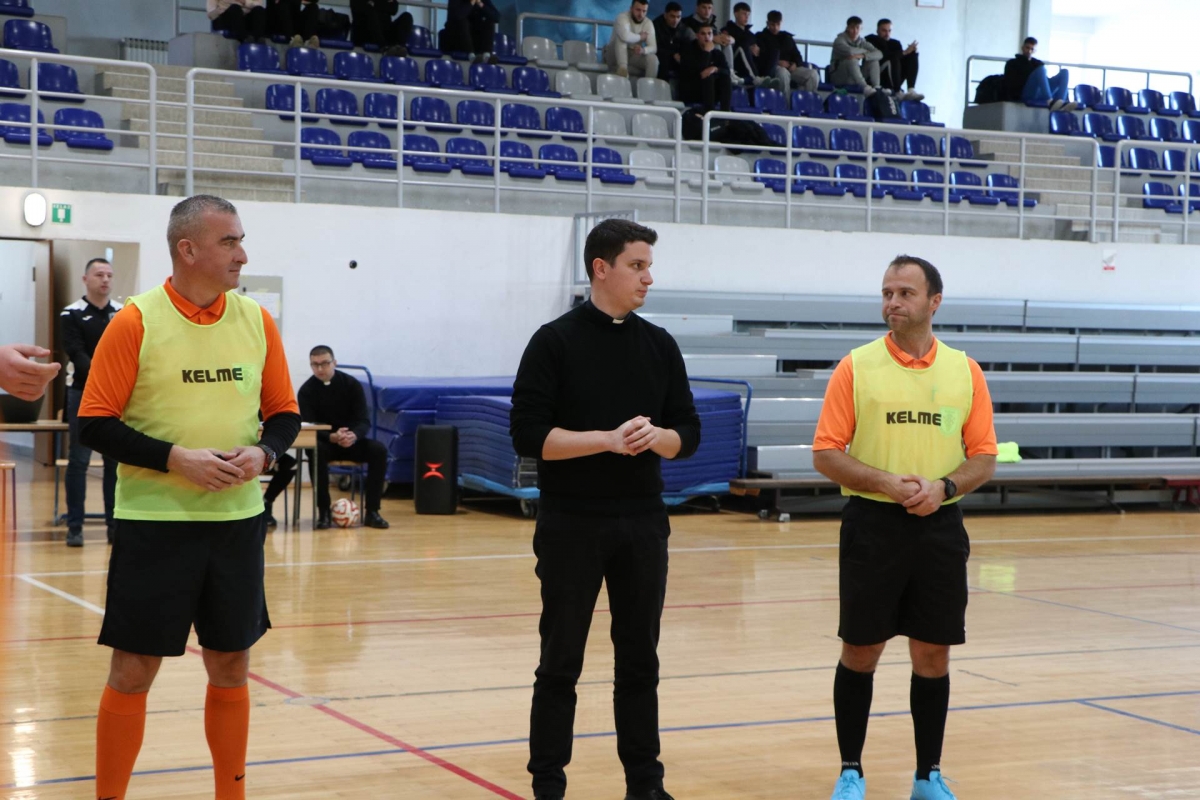Započela je Katolička malonogometna liga: Prve utakmice odigrane u dvorani u Velikoj