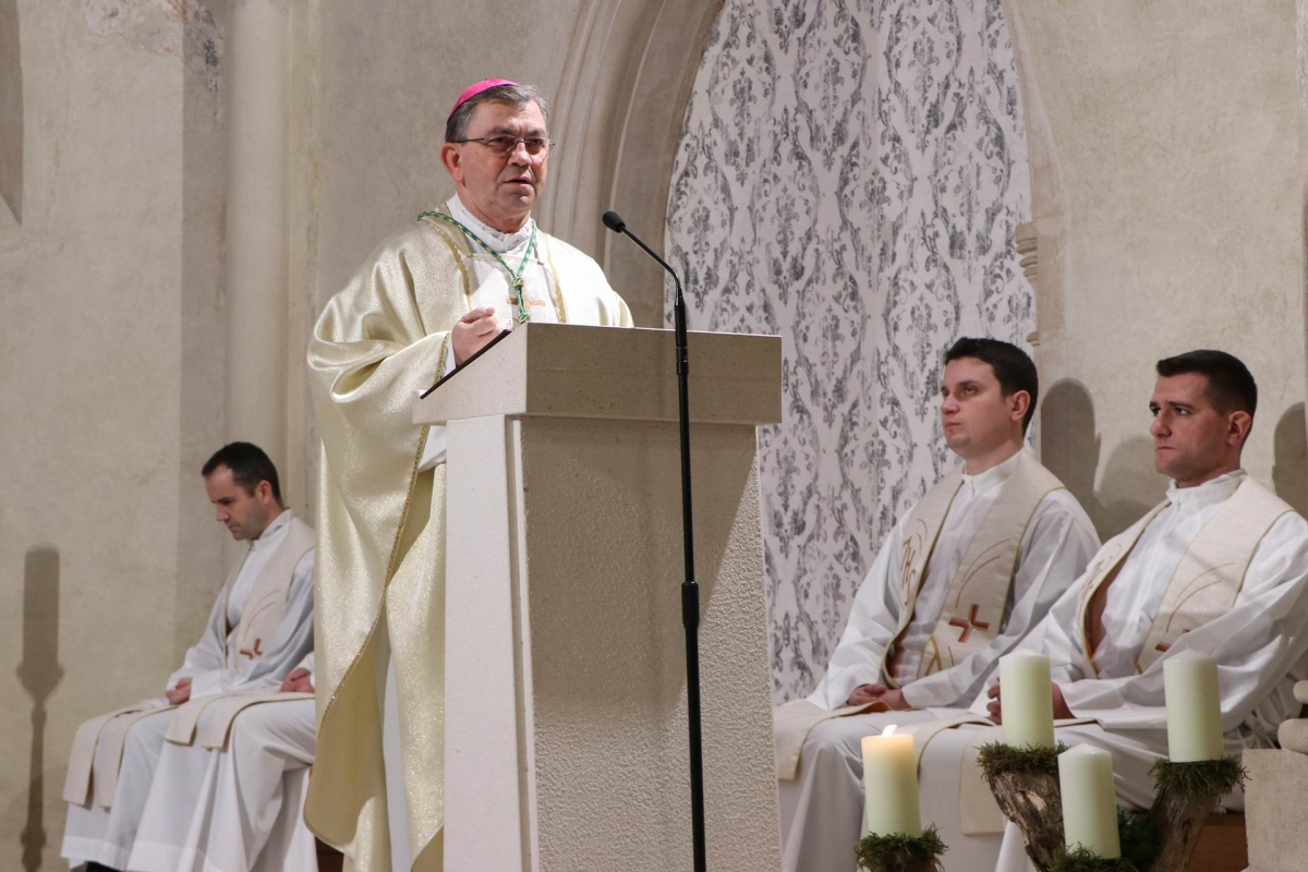 Započela je Katolička malonogometna liga: Prve utakmice odigrane u dvorani u Velikoj