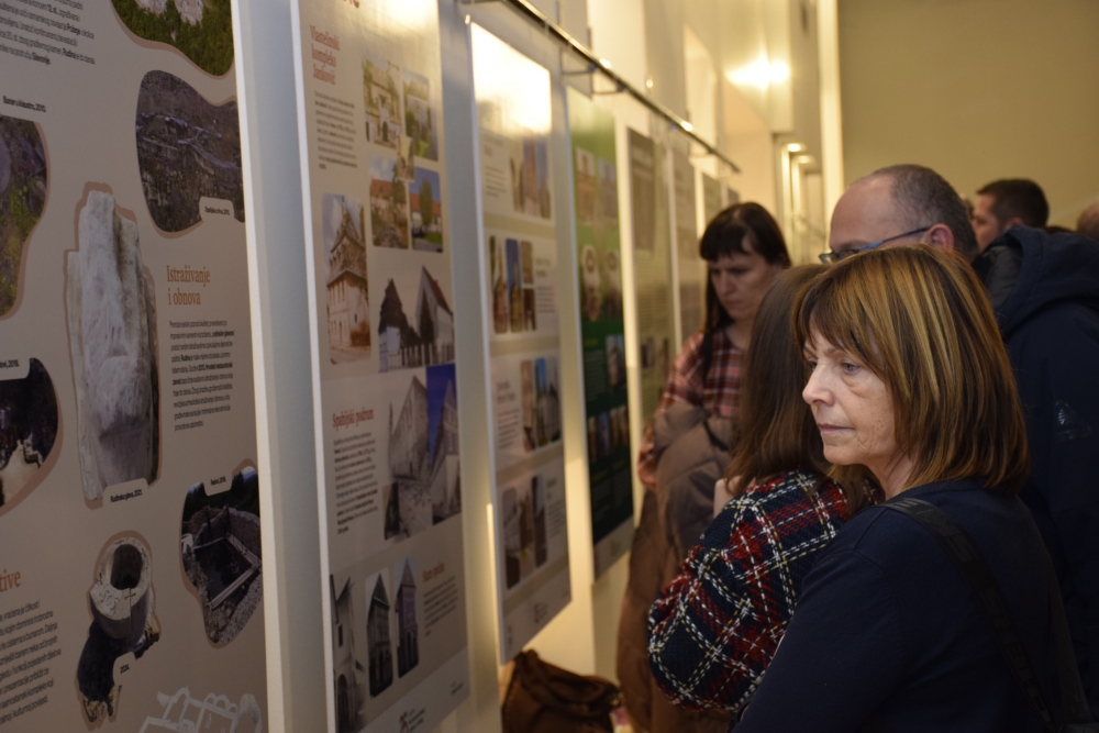 U požeškoj knjižnici otvorena izložba 25. godina Konzervatorskog odjela u Požegi