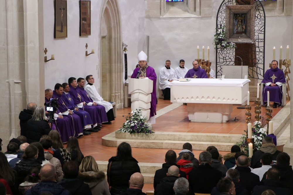 Hodočašće hrvatskih branitelja u Voćin prigodom godišnjice njegova stradanja