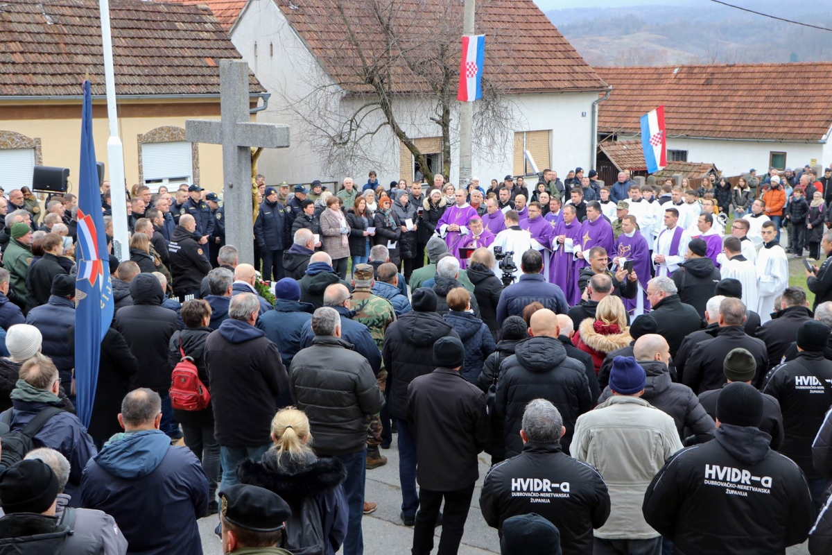 Hodočašće hrvatskih branitelja u Voćin prigodom godišnjice njegova stradanja