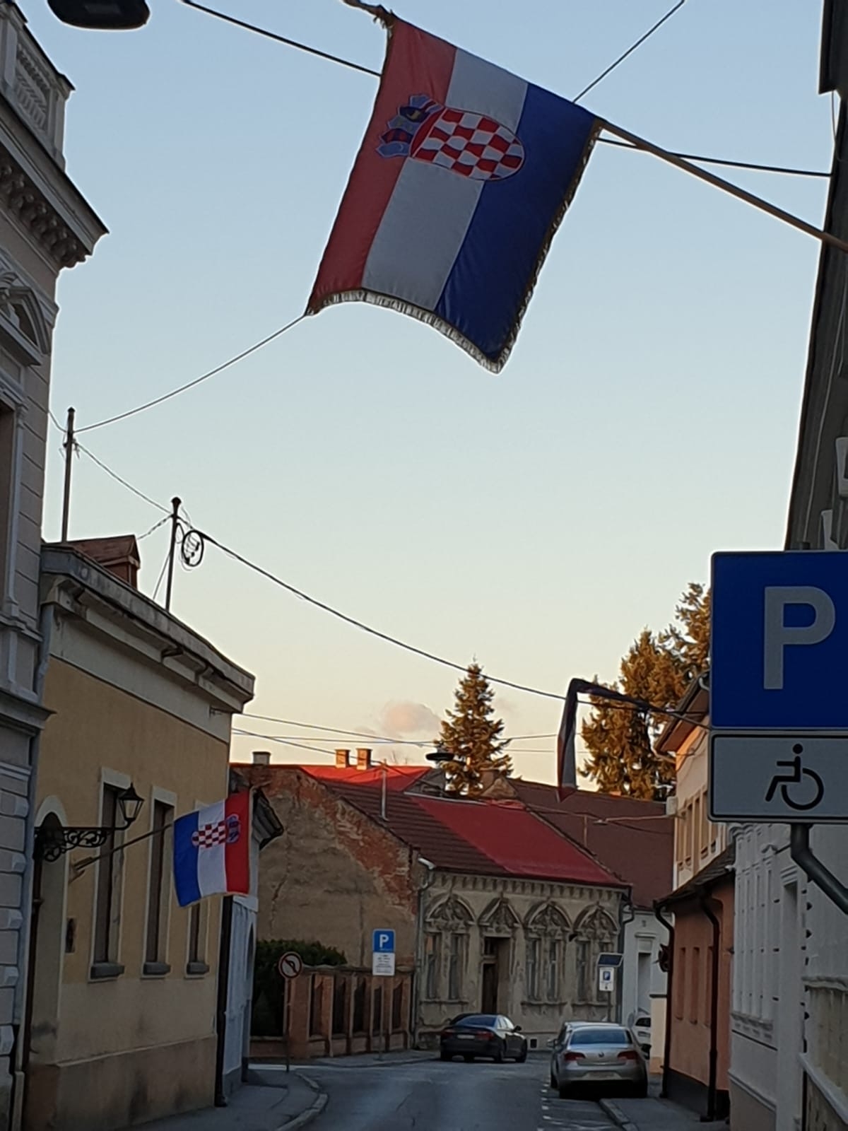 U Hrvatskoj Dan žalosti, u Požegi zastave “ponosno” vijore