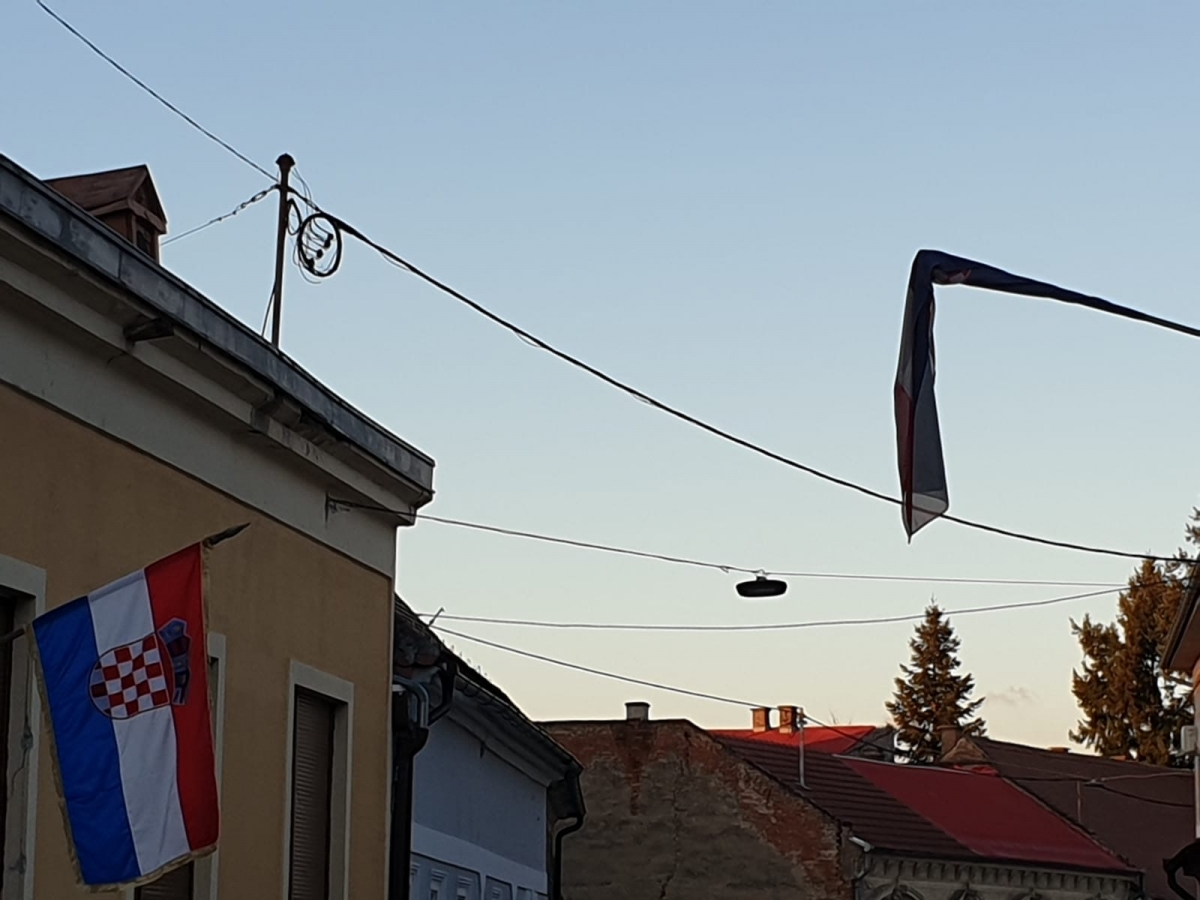 U Hrvatskoj Dan žalosti, u Požegi zastave “ponosno” vijore