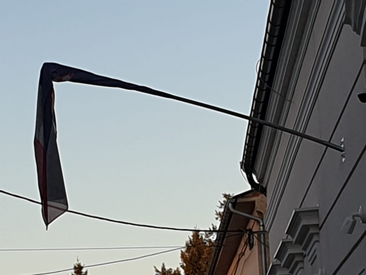 U Hrvatskoj Dan žalosti, u Požegi zastave “ponosno” vijore