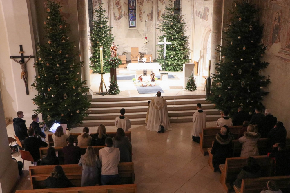 Molitveno bdijenje uoči Nove godine u požeškoj crkvi sv. Lovre