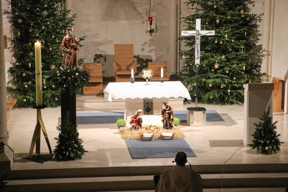 Molitveno bdijenje uoči Nove godine u požeškoj crkvi sv. Lovre