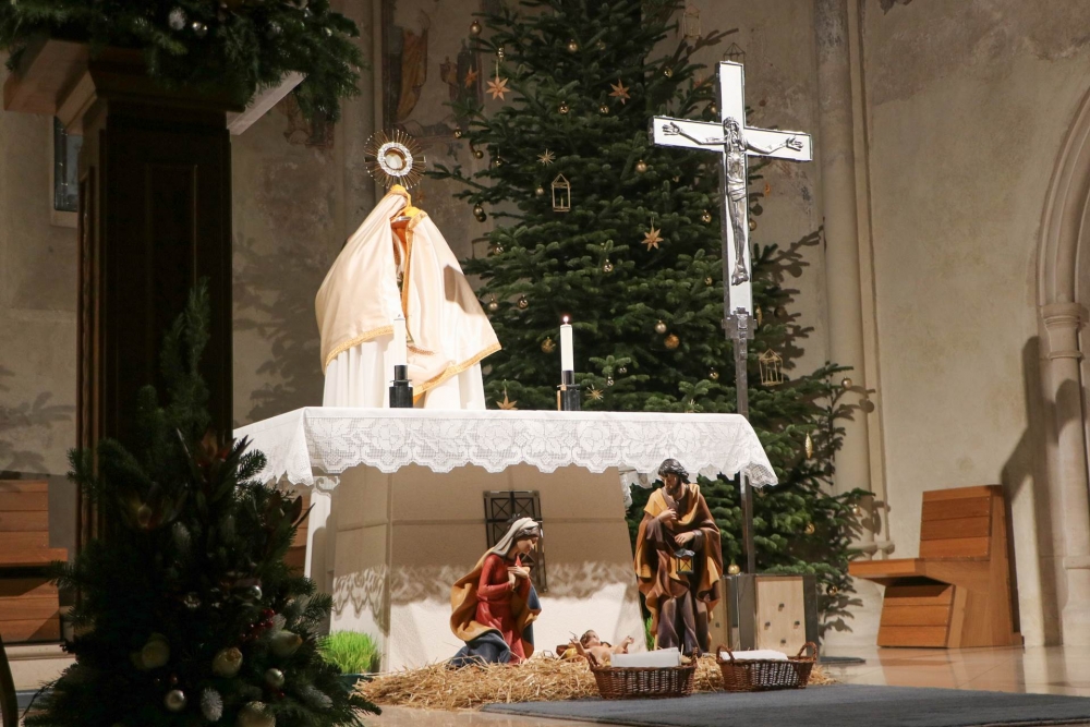 Molitveno bdijenje uoči Nove godine u požeškoj crkvi sv. Lovre