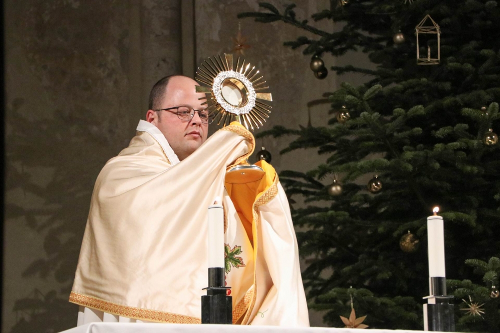 Molitveno bdijenje uoči Nove godine u požeškoj crkvi sv. Lovre