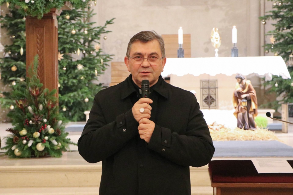 Molitveno bdijenje uoči Nove godine u požeškoj crkvi sv. Lovre