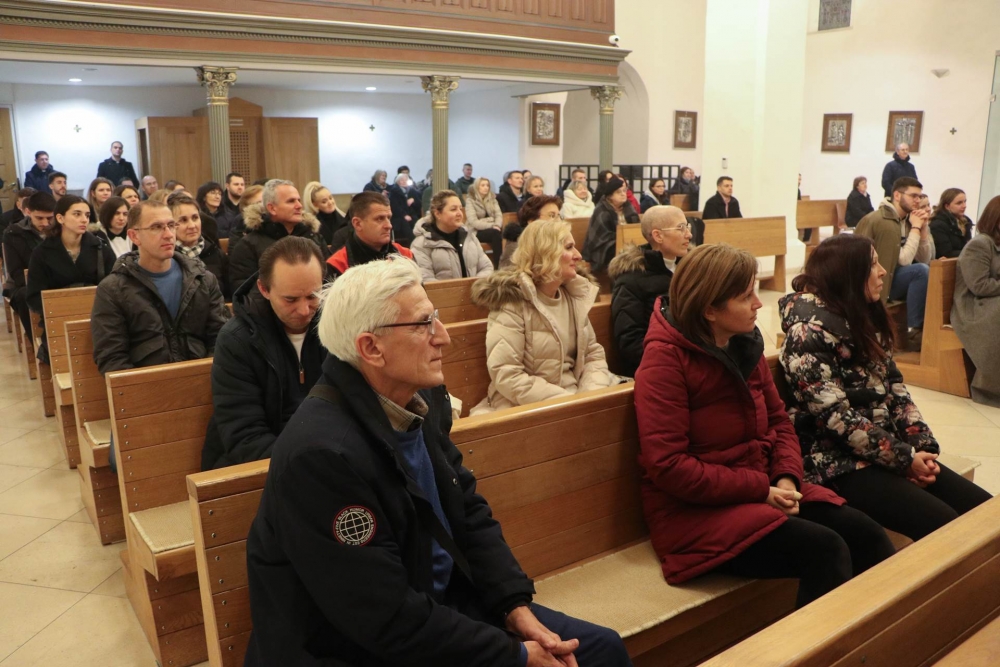 Molitveno bdijenje uoči Nove godine u požeškoj crkvi sv. Lovre