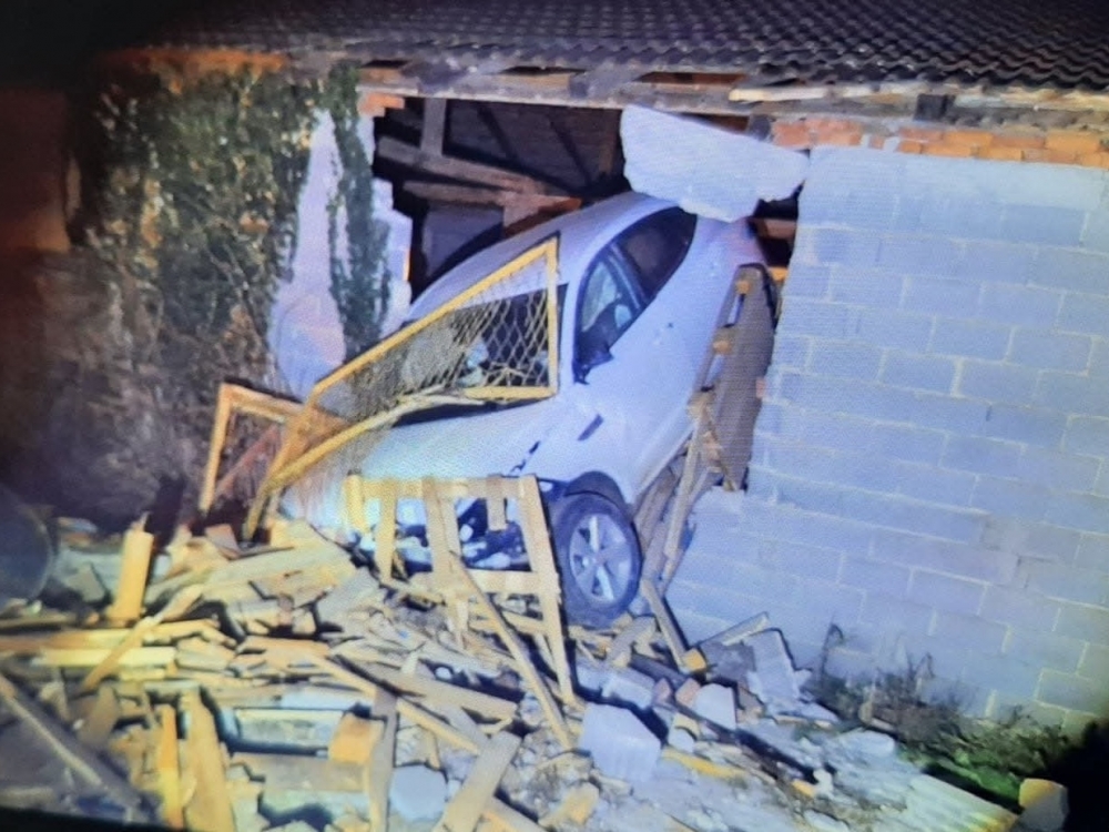 Rušio sve pred sobom: U Velikoj probio kapiju i dvorišnu zgradu. Napuhao je 1,46