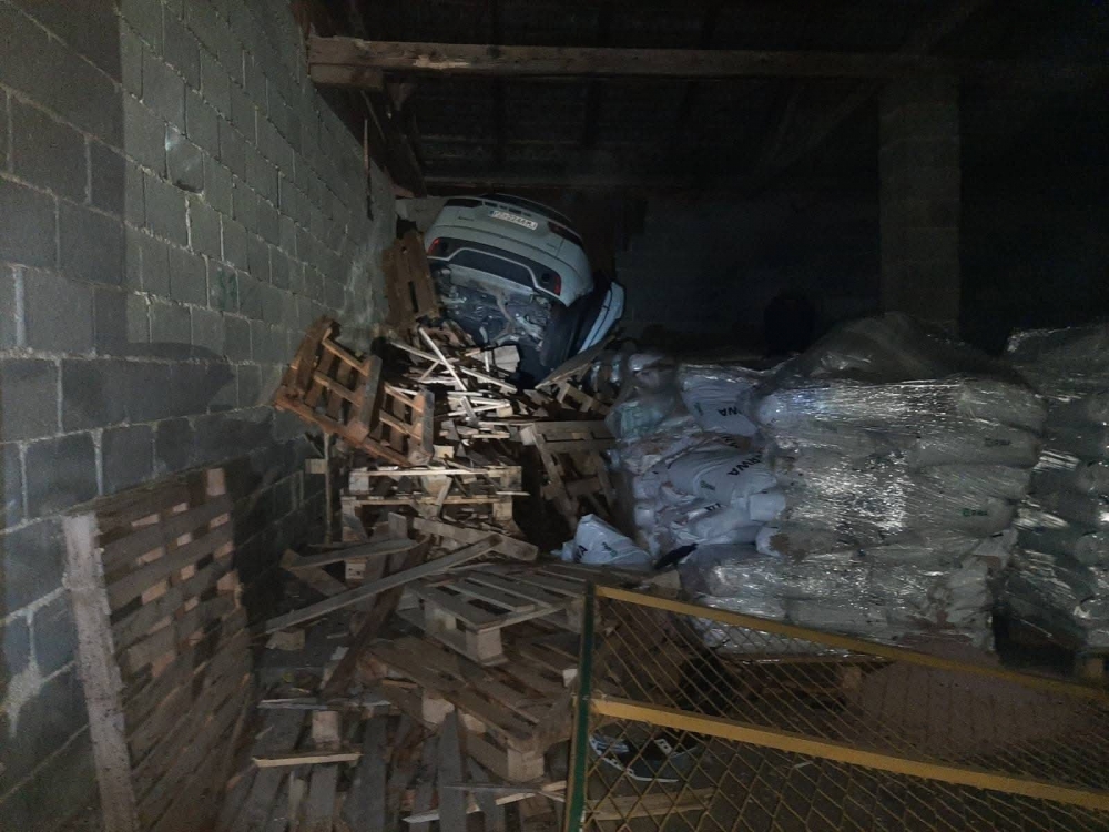 Rušio sve pred sobom: U Velikoj probio kapiju i dvorišnu zgradu. Napuhao je 1,46