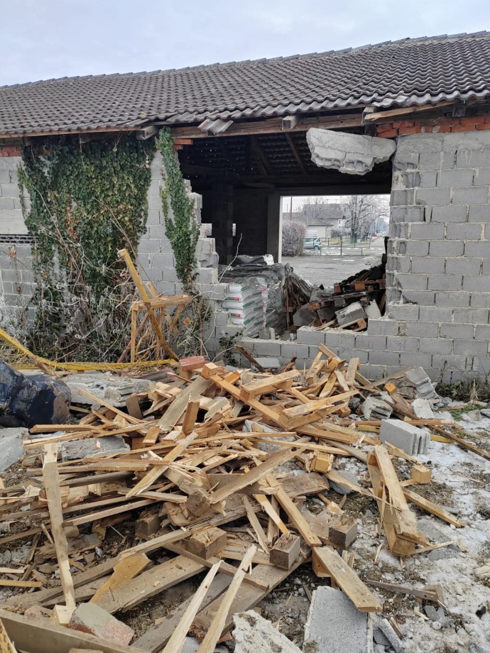 Rušio sve pred sobom: U Velikoj probio kapiju i dvorišnu zgradu. Napuhao je 1,46