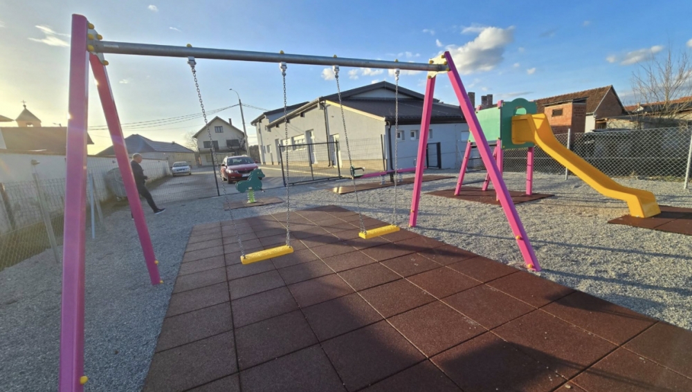 Iz Grada kažu da investiraju u budućnost naše djece. Pohvalili su se s dječjim igralištem u vrijednosti 9.821,70 eura