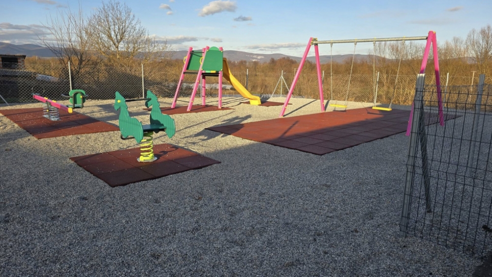 Iz Grada kažu da investiraju u budućnost naše djece. Pohvalili su se s dječjim igralištem u vrijednosti 9.821,70 eura