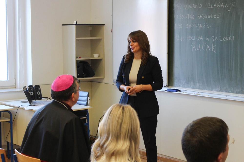 Radni susret dekanatskih koordinatora i voditelja Tečaja priprave za brak u Požeškoj biskupiji