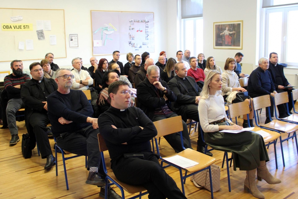 Radni susret dekanatskih koordinatora i voditelja Tečaja priprave za brak u Požeškoj biskupiji