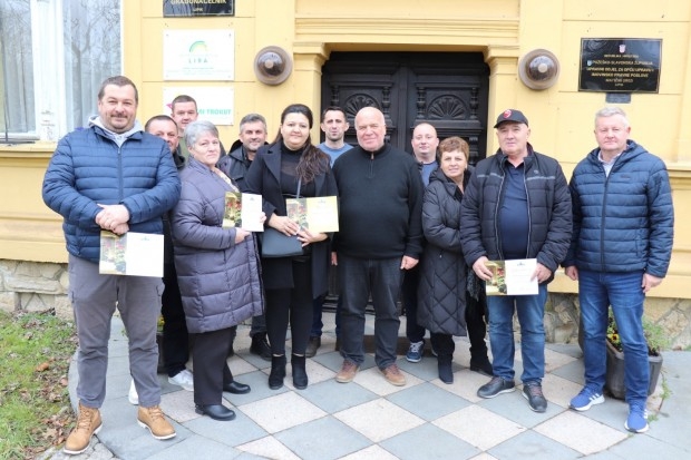 Obitelj Borovičkić iz Poljane osvojila titulu najljepše božićne okućnice Lipika