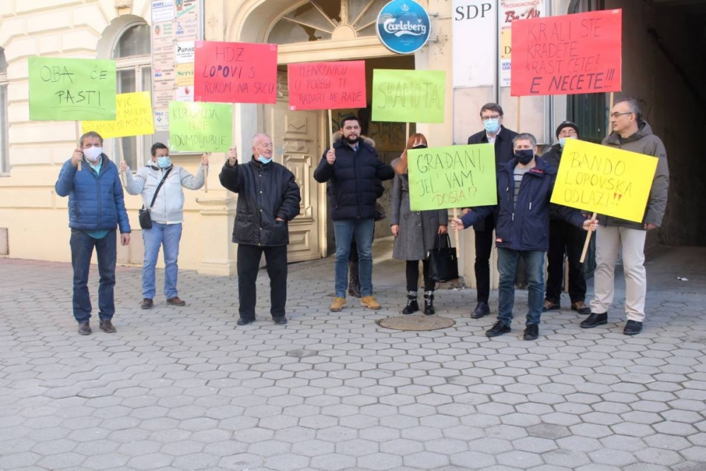 Prije četiri godine održan prosvjed pred Gradskom upravom. Čini nam se da je danas situacija puno gora nego prije