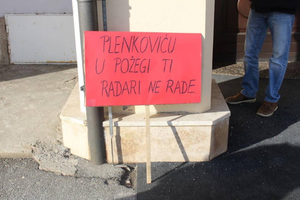 Prije četiri godine održan prosvjed pred Gradskom upravom. Čini nam se da je danas situacija puno gora nego prije