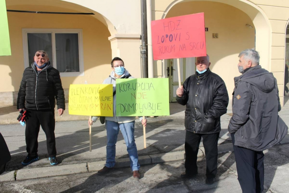 Prije četiri godine održan prosvjed pred Gradskom upravom. Čini nam se da je danas situacija puno gora nego prije