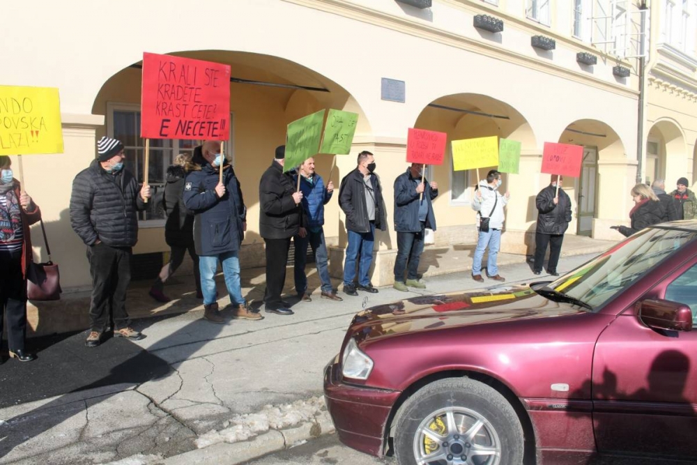 Prije četiri godine održan prosvjed pred Gradskom upravom. Čini nam se da je danas situacija puno gora nego prije