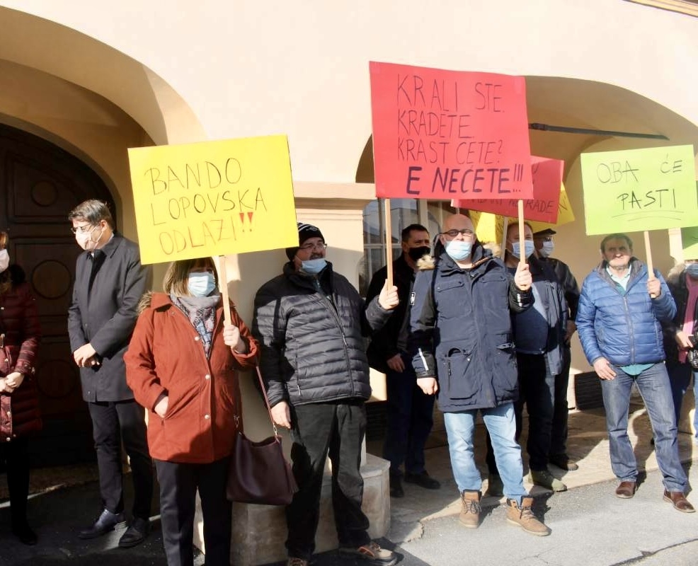Prije četiri godine održan prosvjed pred Gradskom upravom. Čini nam se da je danas situacija puno gora nego prije