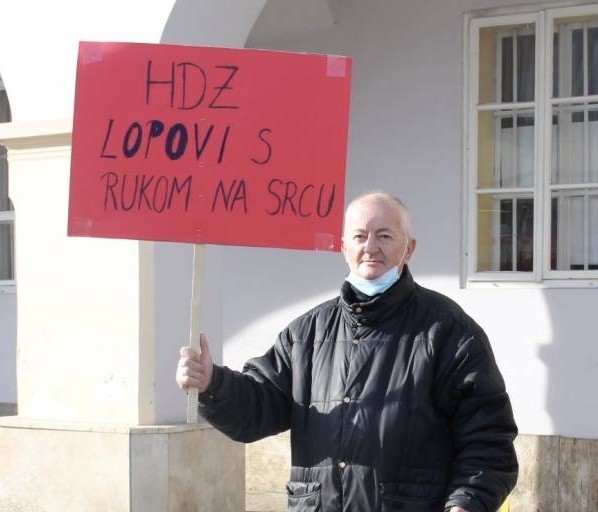 Prije četiri godine održan prosvjed pred Gradskom upravom. Čini nam se da je danas situacija puno gora nego prije