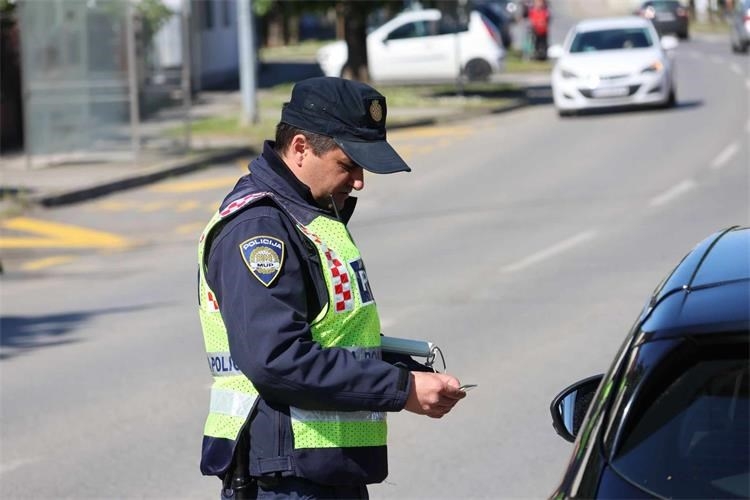 Ovog vikenda policija utvrdila 100 prekršaja. Najveća kazna 1.980,00 eura