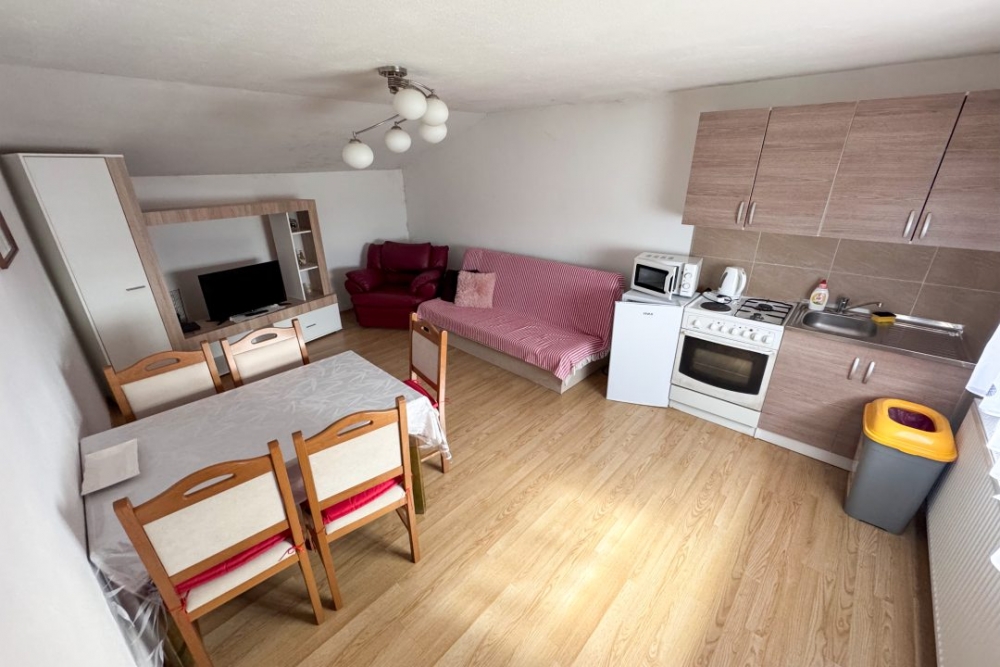 Turističko seljačko domaćinstvo Baka Ljuba: Otkrijte autentične okuse i tradiciju Slavonije