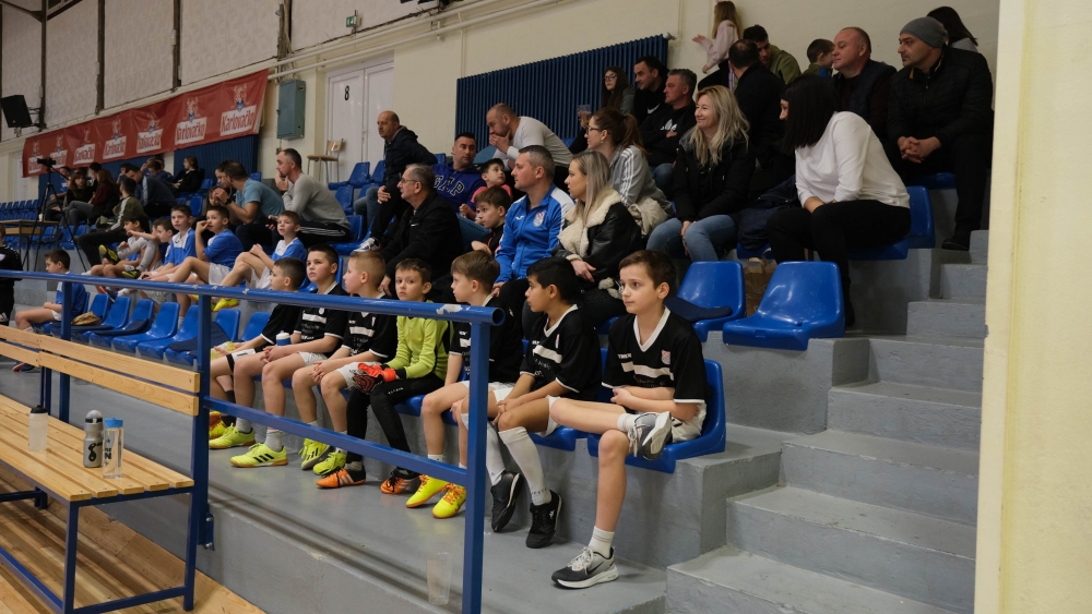 Požeška Katolička gimnazija organizirala humanitarni malonogometni turnir „Nisi sam”