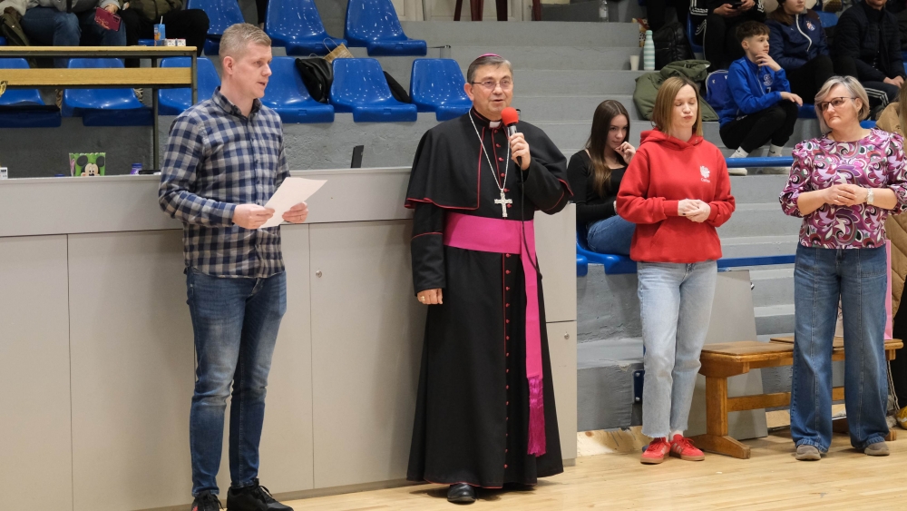 Požeška Katolička gimnazija organizirala humanitarni malonogometni turnir „Nisi sam”