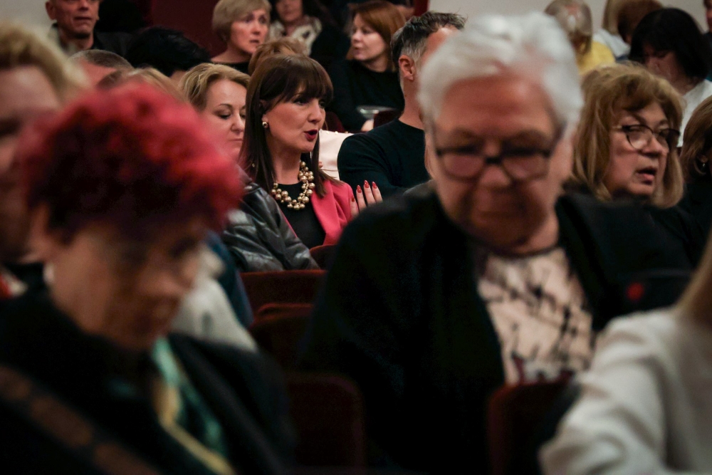 Ministrica kulture i medija na proslavi 30. rođendana Gradskog kazališta Požega, uz premijeru „Svete Rožalije“