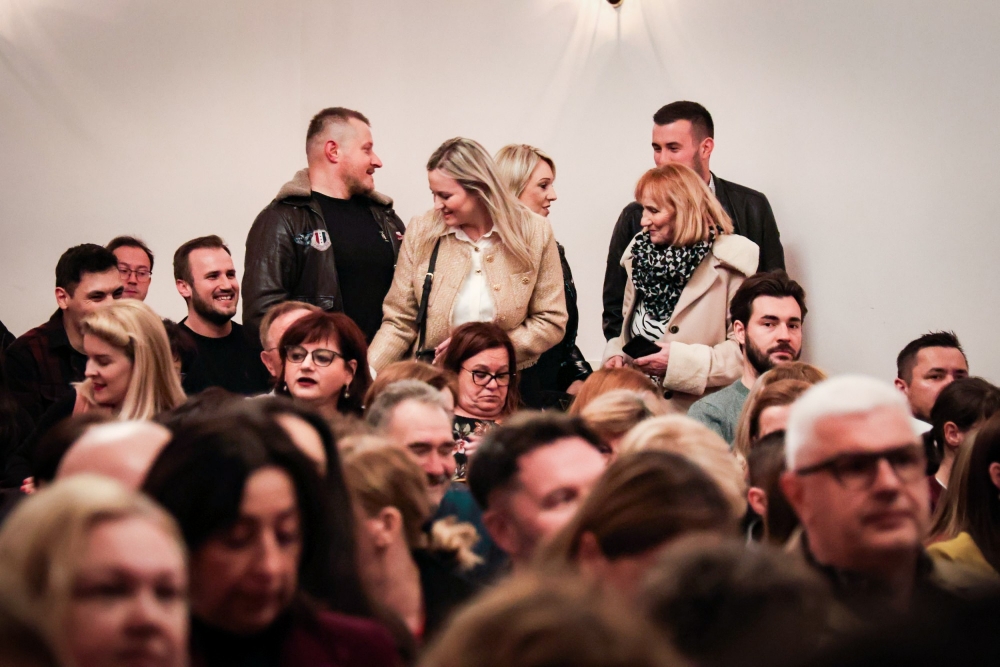 Ministrica kulture i medija na proslavi 30. rođendana Gradskog kazališta Požega, uz premijeru „Svete Rožalije“