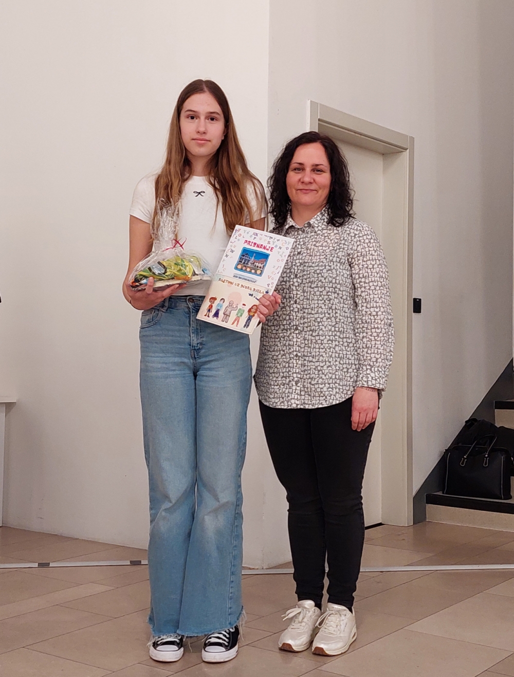 Likovni i literarni talenti najmlađih Požežana zasjali na svečanoj dodjeli nagrada u Gradskoj knjižnici