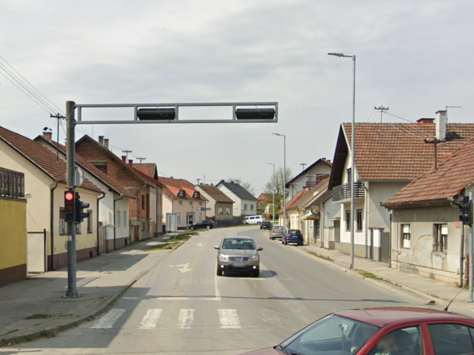 45-godišnjak u Ulici Pavla Radića pod utjecajem alkohola od 1,64 promila u krvi prouzročio prometnu. Priveden je 