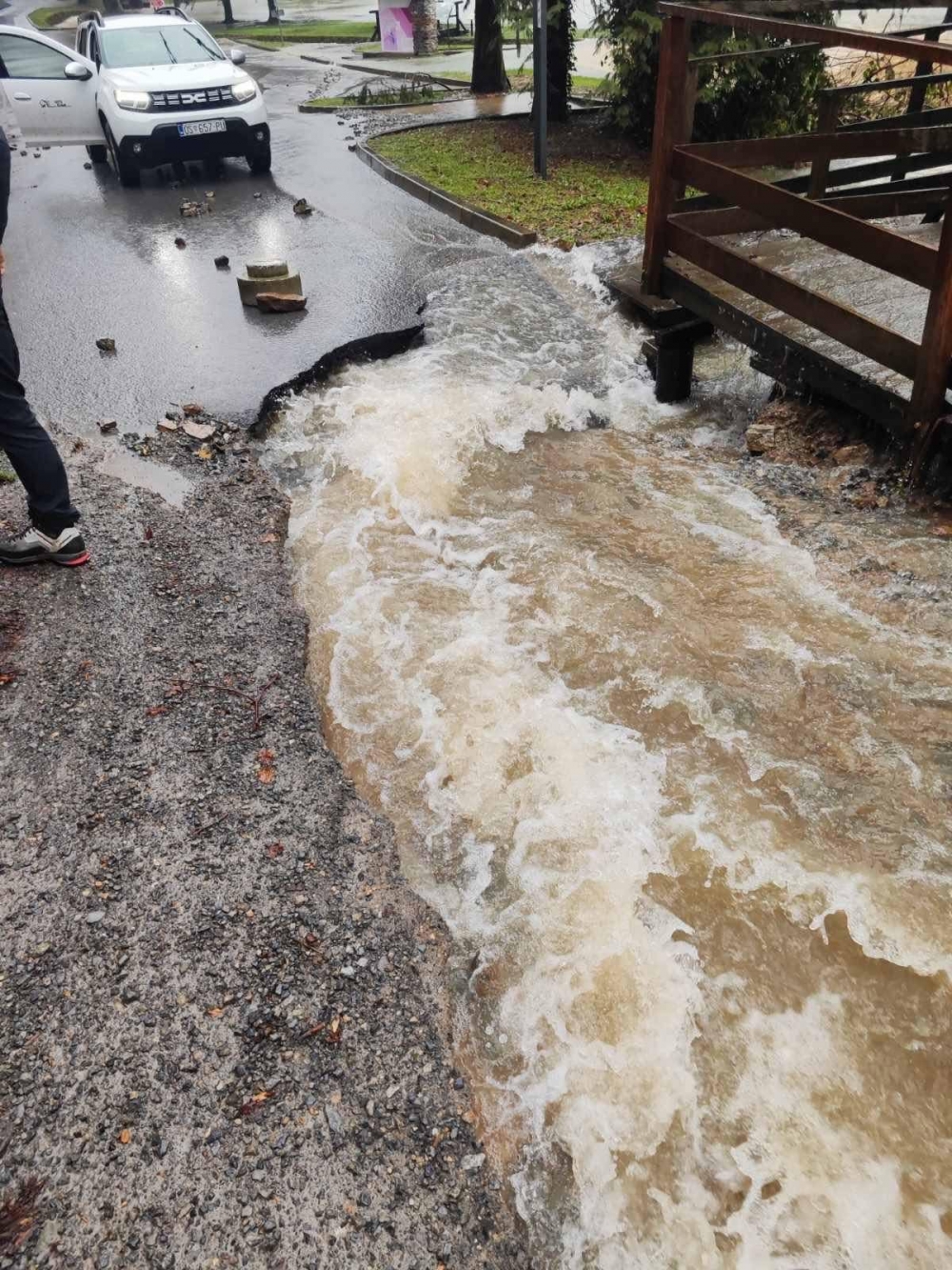FOTO: Zbog poplava se ne može do Jankovca