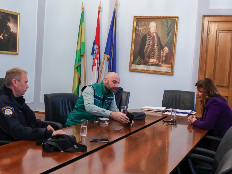 Vodeni val prolazi Požeštinom: Službe na terenu, stanje pod kontrolom