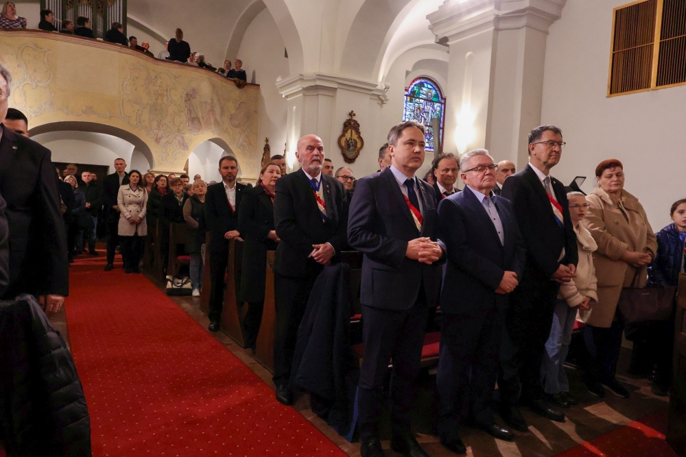 Požeški biskup blagoslovio bistu blaženog Alojzija Stepinca u Stražemanu