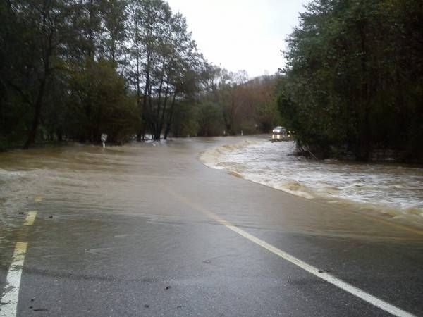 Loša infrastruktura i zapuštena općina očito nisu prepreka da Mandić ide u 9. načelnički mandat