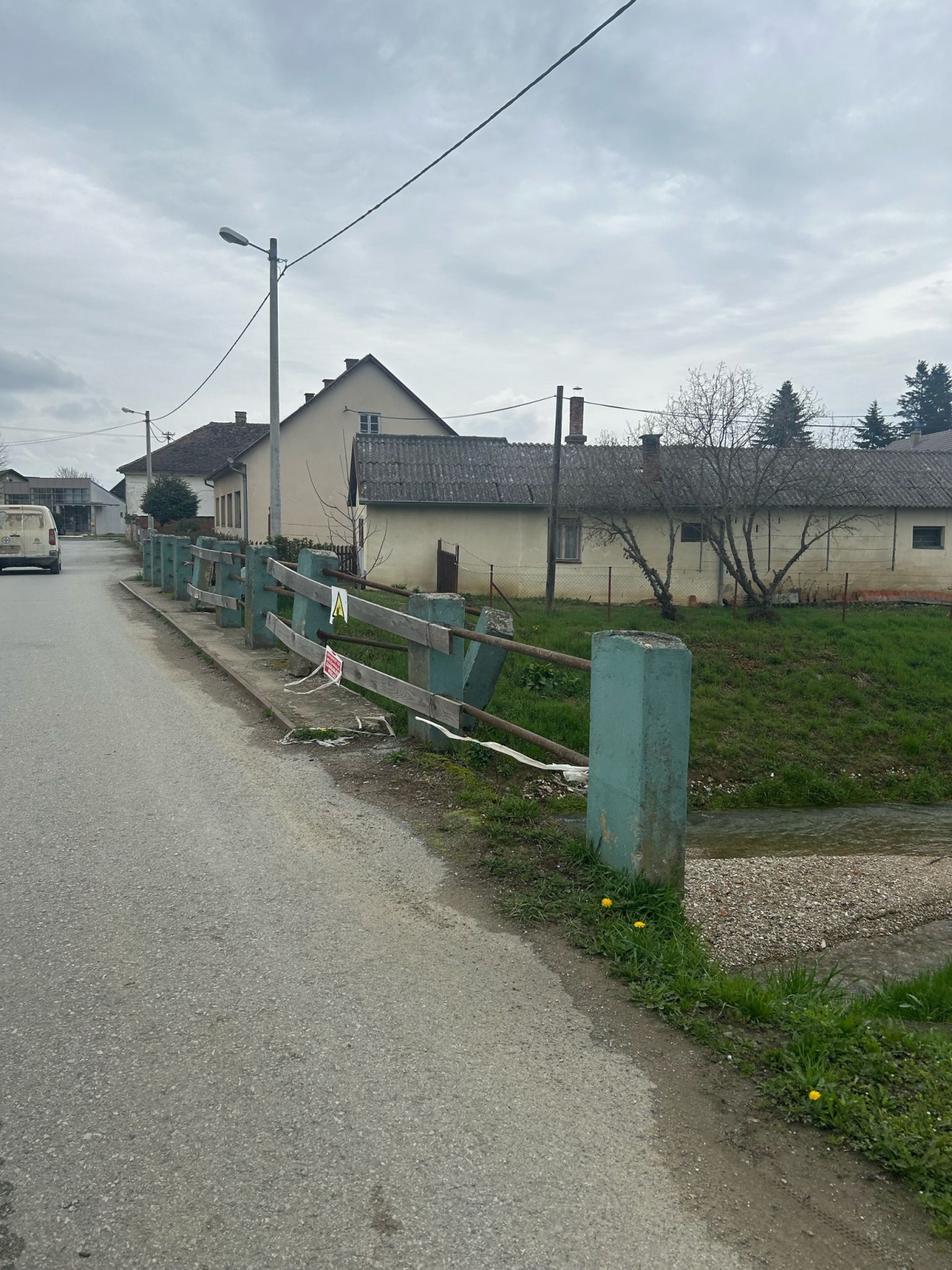 Loša infrastruktura i zapuštena općina očito nisu prepreka da Mandić ide u 9. načelnički mandat