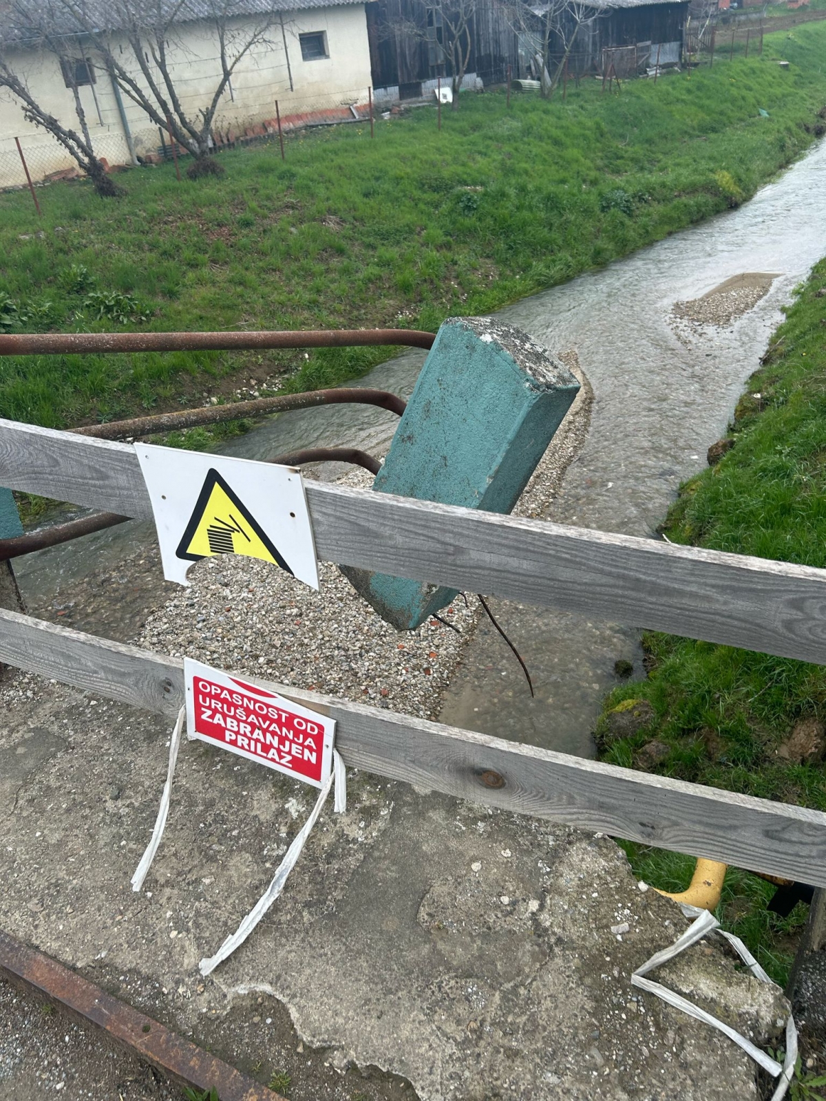 Loša infrastruktura i zapuštena općina očito nisu prepreka da Mandić ide u 9. načelnički mandat