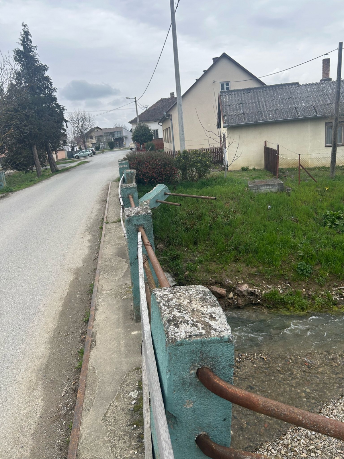 Loša infrastruktura i zapuštena općina očito nisu prepreka da Mandić ide u 9. načelnički mandat