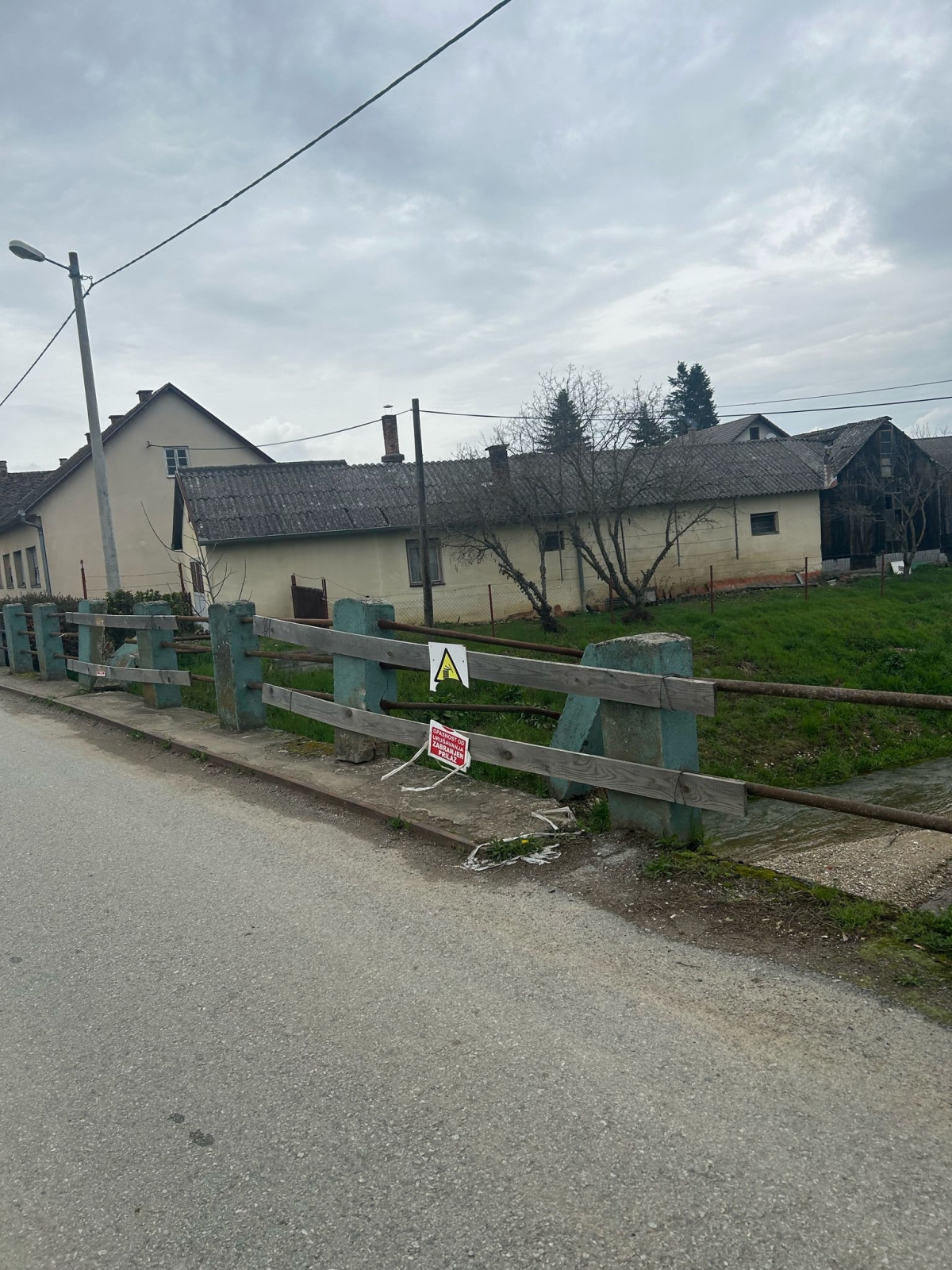 Loša infrastruktura i zapuštena općina očito nisu prepreka da Mandić ide u 9. načelnički mandat