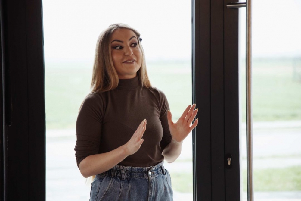 Održana radionica Gutljaj inspiracije – slikanje uz vino uz stručno vodstvo Maje Gjajić