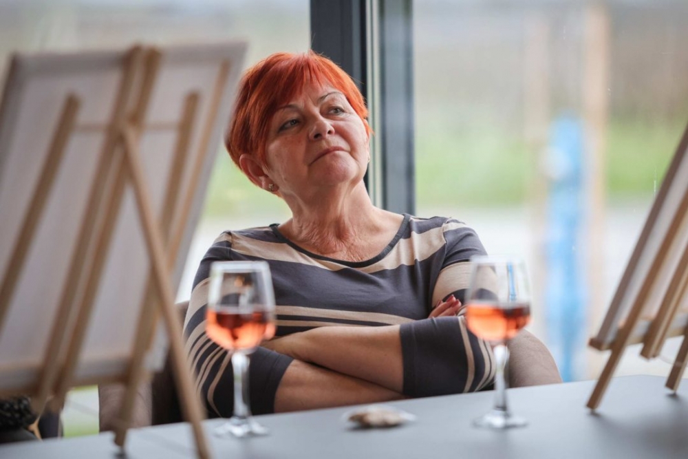 Održana radionica Gutljaj inspiracije – slikanje uz vino uz stručno vodstvo Maje Gjajić